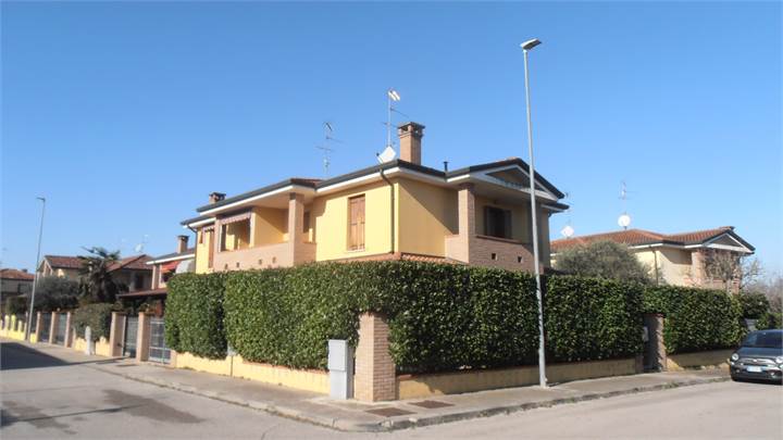 Villa Bifamiliare in vendita a Occhiobello