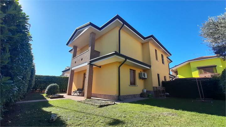 Villa Bifamiliare in vendita a Occhiobello